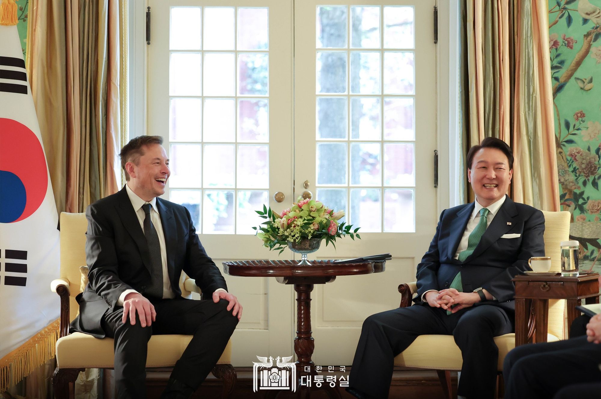South Korea's President Yoon Discusses Gigafactory Prospects with Tesla CEO Elon Musk in Washington