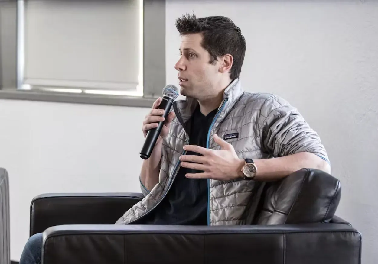 Fumio Kishida and Sam Altman Discuss AI Regulatory Concerns and Potential Adoption