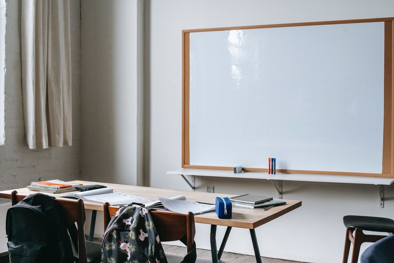 Become an insider: Korean Society and Edtech startups in 3 directions.