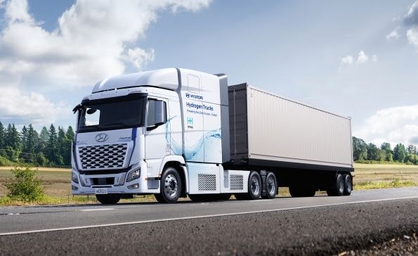 Hyundai Unveils XCIENT Fuel Cell Tractor for North American Market