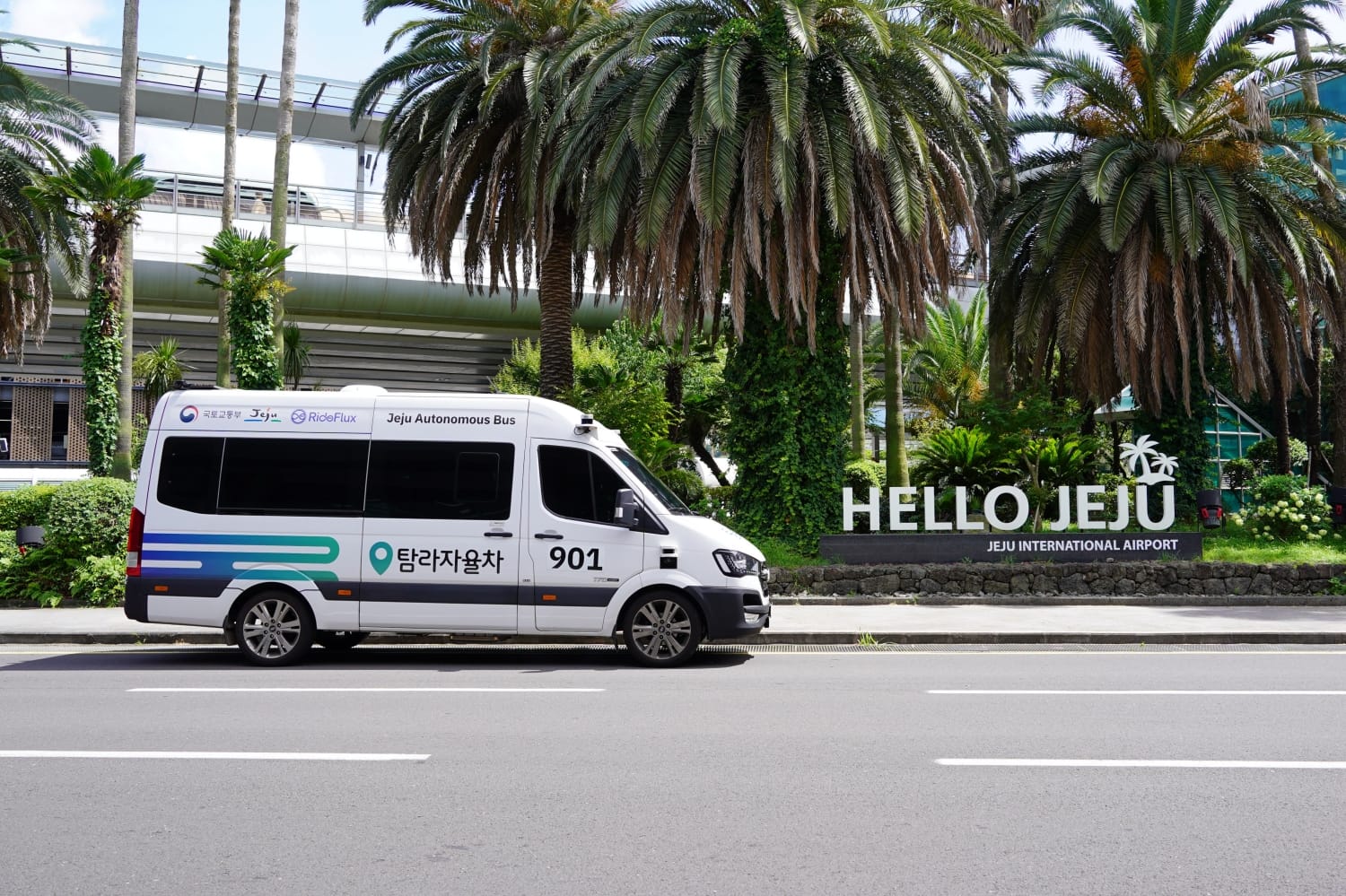 Rideflux Launches World's Longest Autonomous Bus Service