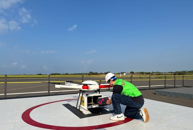 LG Uplus Launches Drone Delivery for Smartphones to Remote Islands