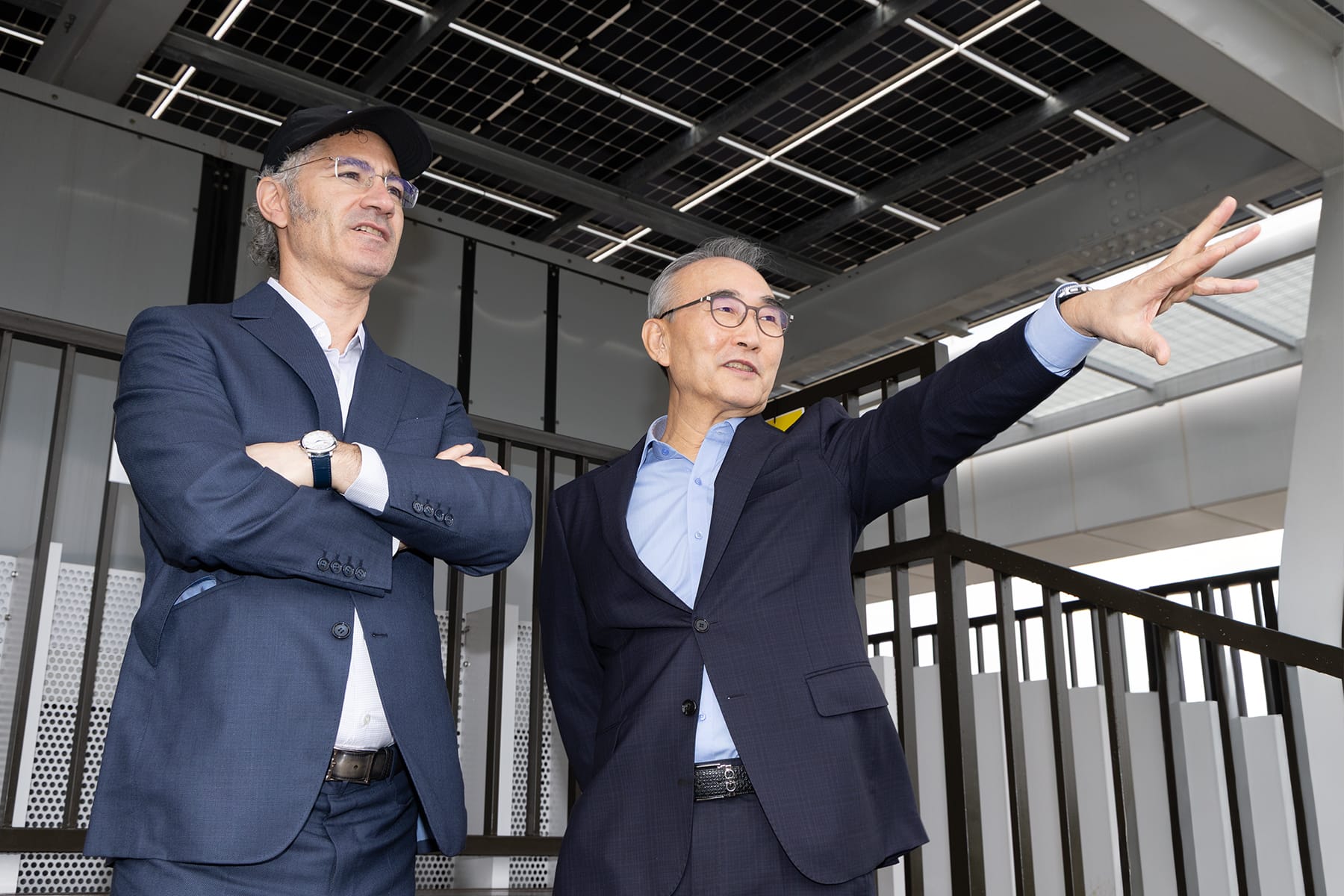KT Palantir CEOs Meet in Seoul on AI Platform Deal