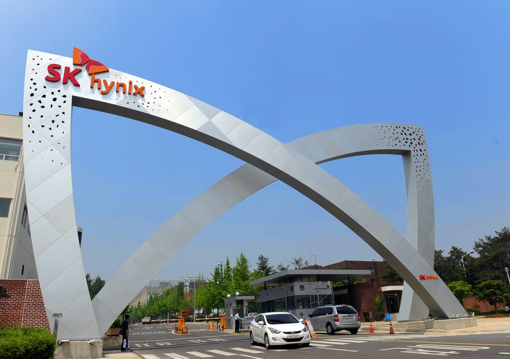 SK hynix Q1 Profit Soars 158% on AI Memory Demand post image