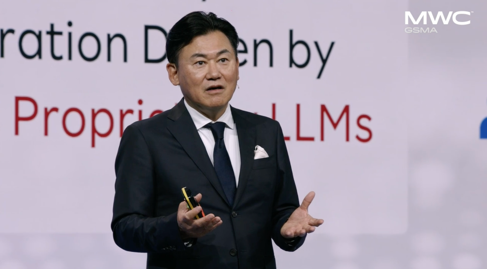 Rakuten Group CEO Details Open RAN Mobile Strategy post image